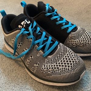 APL Techloom Sneakers